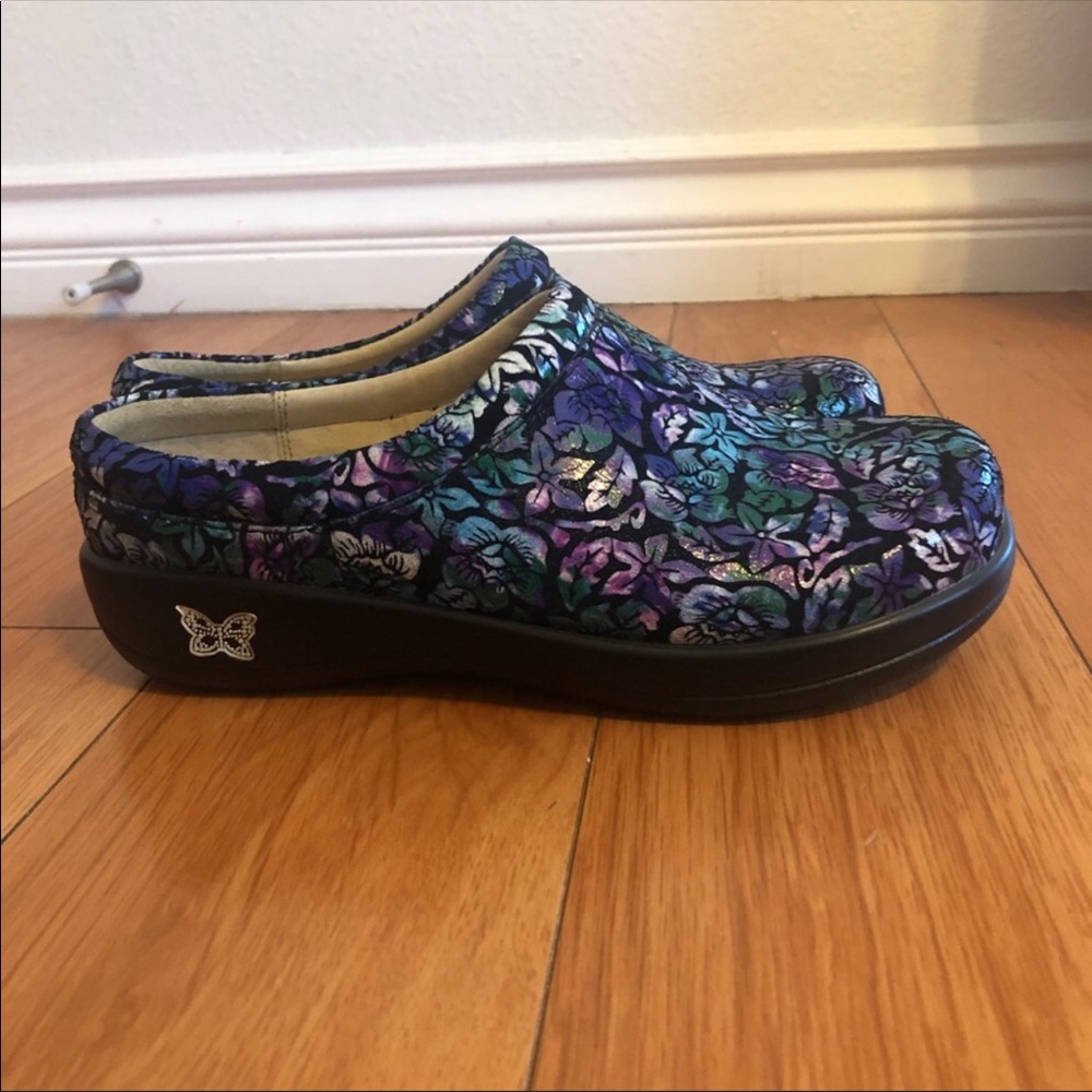 Nurse shoes